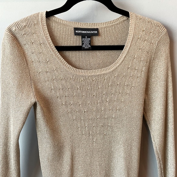 Norton McNaughton HolidayTop - Picture 2 of 6